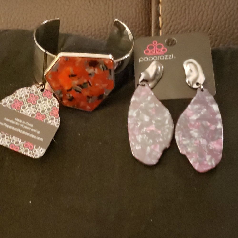 Earrings, bracelet's,
